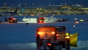 达美航空一客机在多伦多着陆时发生翻覆事故,机上载有80人-uusu优素-乐高,模型,3d打印,编程