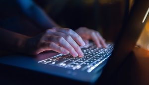 大量掌握敏感信息的联邦雇员被裁，或反噬美国-uusu优素-乐高,模型,3d打印,编程