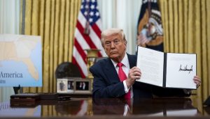 美国电子产品关税仍存高度不确定性，特朗普：周一公布芯片细则-uusu优素-乐高,模型,3d打印,编程