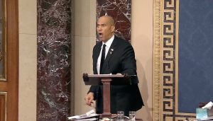 25个小时连续站着怒喷特朗普，议员布克是啥来头？-uusu优素-乐高,模型,3d打印,编程