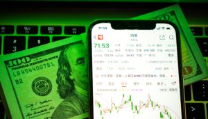 美股上演“过山车”行情，科技七巨头沦陷，苹果、特斯拉下跌近5%-uusu优素-乐高,模型,3d打印,编程