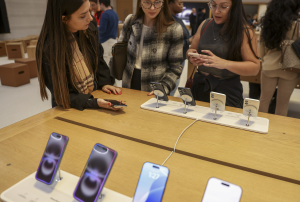 消费者压力或将缓解，美国宣布豁免手机等产品“对等关税”-uusu优素-乐高,模型,3d打印,编程