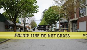 加拿大车辆冲撞人群肇事司机被起诉，他的哥哥去年遭谋杀，存在心理健康问题-uusu优素-乐高,模型,3d打印,编程