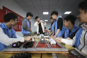 缓解结构性就业矛盾，各地持续开展职业技能提升行动-uusu优素-乐高,模型,3d打印,编程