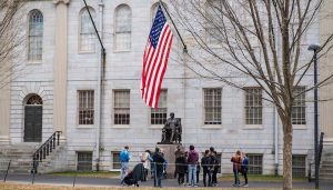 特朗普政府暂停哈佛招收国际生资格，掐断其重要财务来源-uusu优素-乐高,模型,3d打印,编程