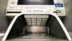 全国ATM机只剩80万台，五年锐减近三成-uusu优素-乐高,模型,3d打印,编程