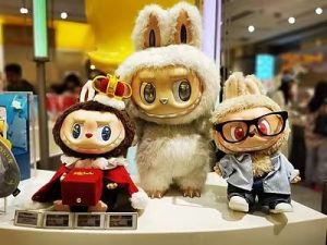 泡泡玛特LABUBU99元隐藏款炒至2600元，高仿版也被抢购-uusu优素-乐高,模型,3d打印,编程