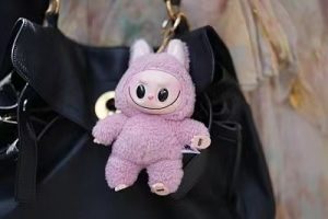 全球爆火！原价9千4只Labubu拍出2.2万-uusu优素-乐高,模型,3d打印,编程