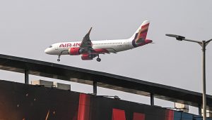 印度航空公司又有航班发动机故障，乘客被迫下机-uusu优素-乐高,模型,3d打印,编程