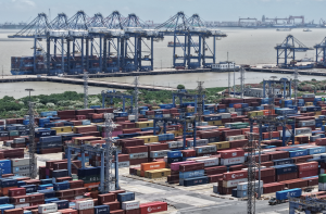 “抢出口”叠加低基数效应推动，7月中国出口同比增速升至7.2%-uusu优素-乐高,模型,3d打印,编程