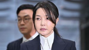 金建希被捕后首次受讯，涉案核心人员：她做了第一夫人不该做的事-uusu优素-乐高,模型,3d打印,编程