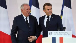 上任不到9个月的总理恐将下台，法国将再迎政治动荡-uusu优素-乐高,模型,3d打印,编程