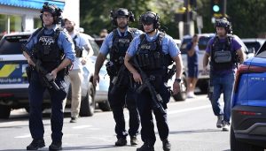 美国校园枪击案：20人死伤中儿童居多，枪手弹匣上写“杀死特朗普”-uusu优素-乐高,模型,3d打印,编程