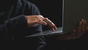 原部委工作人员被判死缓：与外国女官员生下私生子，私存单位5200份文件-uusu优素-乐高,模型,3d打印,编程