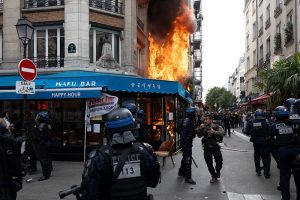 法国17万人举行“封锁法国”抗议游行，之后还有大罢工-uusu优素-乐高,模型,3d打印,编程