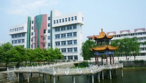 湖南一中专将公厕改成学生宿舍？校方：系澡堂改造而成，已停用并整改-uusu优素-乐高,模型,3d打印,编程