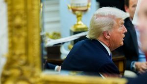 特朗普转变态度取消与普京会面后,美欧先后对俄实施制裁-uusu优素-乐高,模型,3d打印,编程