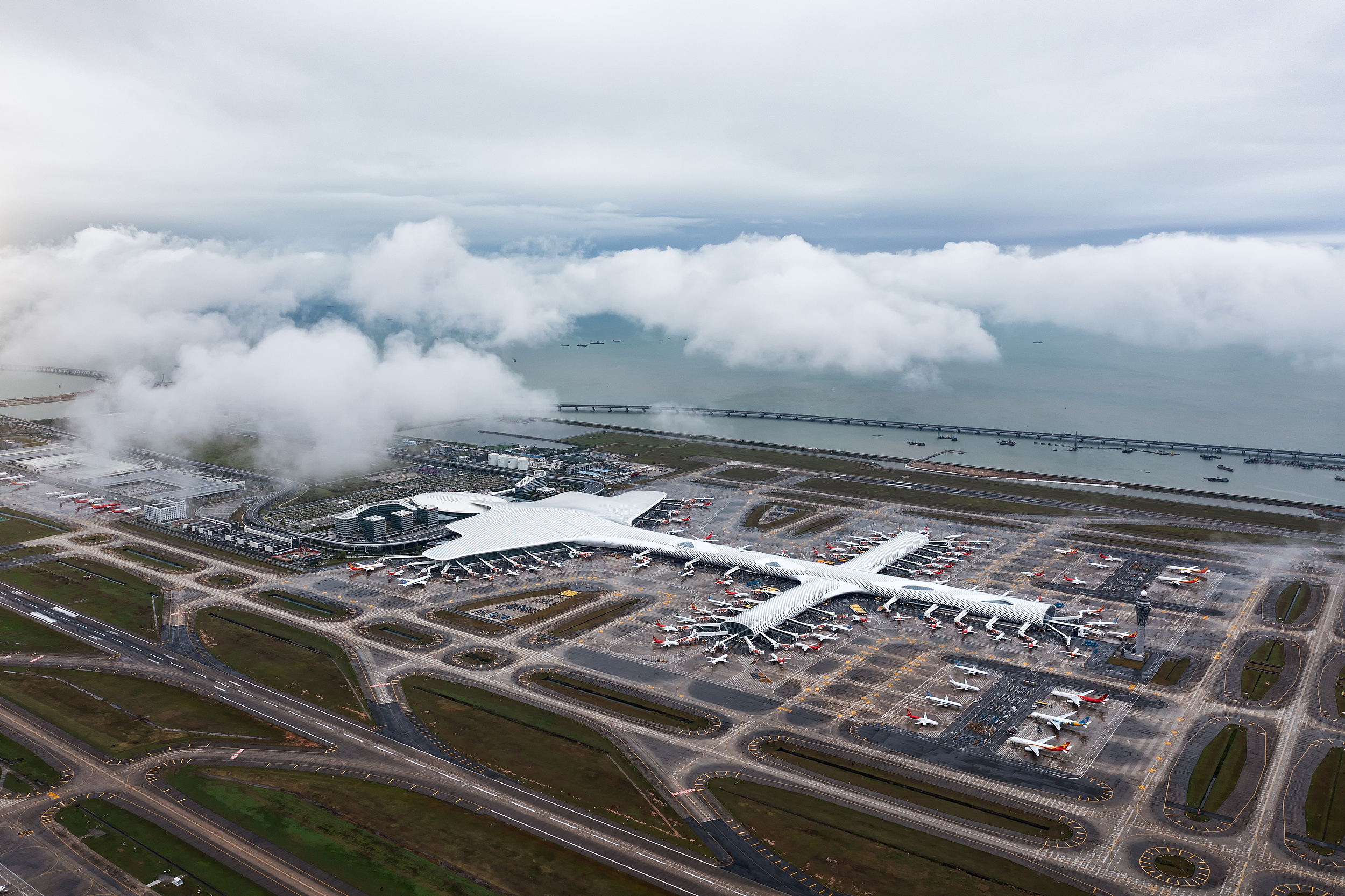 郑智化“连滚带爬登机”事件后，深圳机场增人力、试点设备-uusu优素-乐高,模型,3d打印,编程