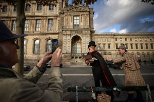 遗落物品留下了DNA痕迹，卢浮宫劫案嫌疑人已被捕-uusu优素-乐高,模型,3d打印,编程