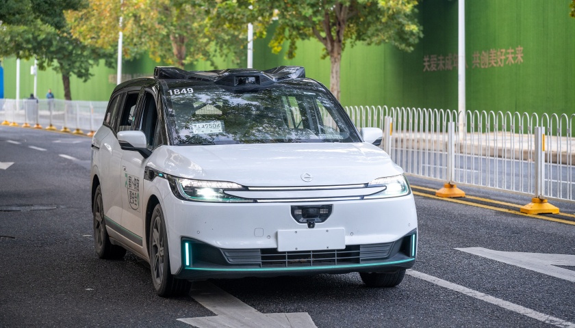 地方新闻精选 | 武汉一出租车司机“碰瓷”无人驾驶汽车 焦作一局长诬告陷害同事-uusu优素-乐高,模型,3d打印,编程