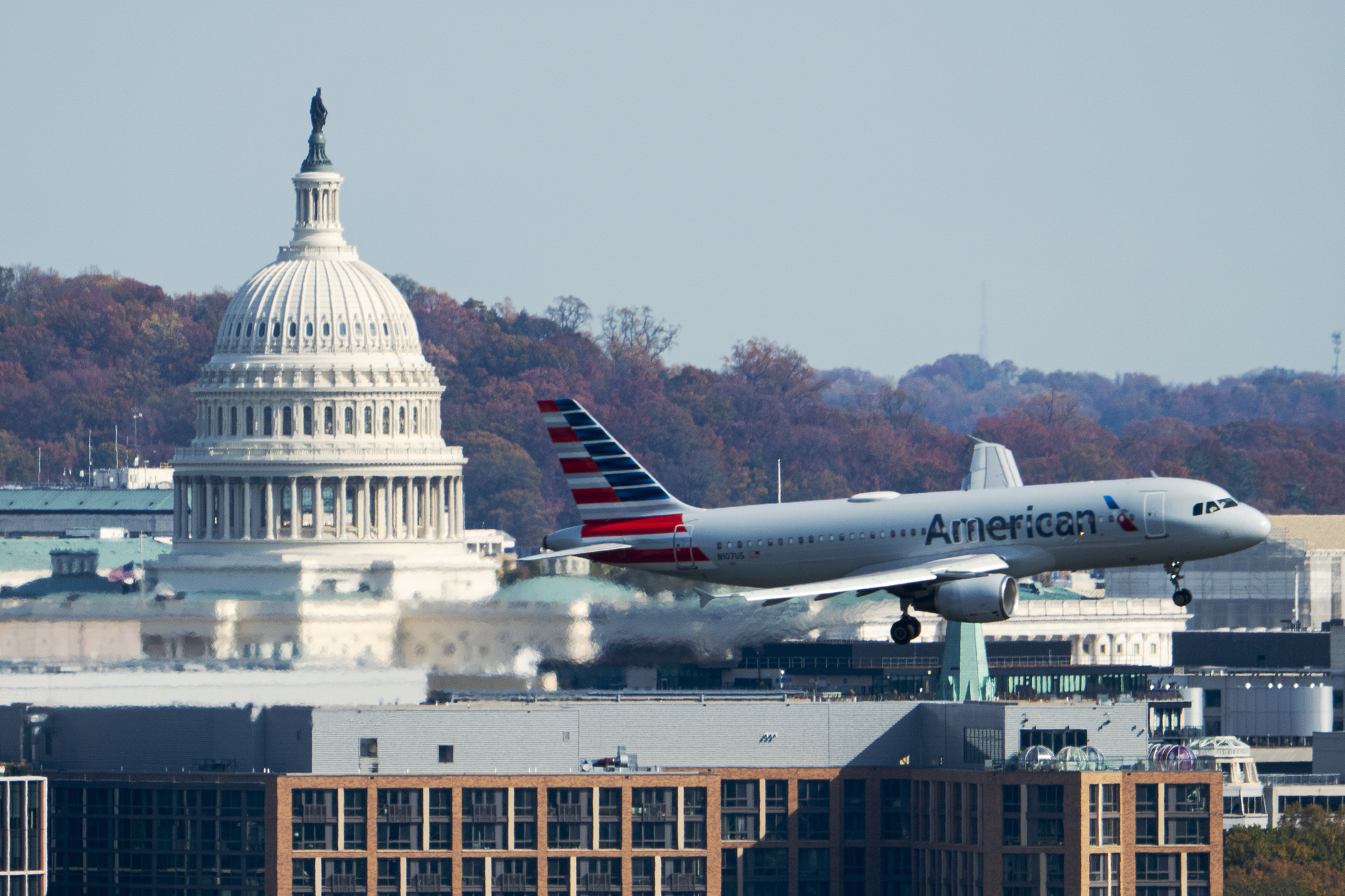 航班减少冲击感恩节消费旺季，停摆持续或致美国四季度GDP增长转负-uusu优素-乐高,模型,3d打印,编程
